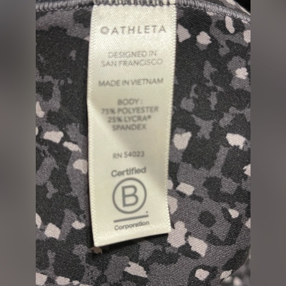 Athleta Salutation II 2 Capri Powervita Serpent 2 side pockets Large - Picture 7 of 10